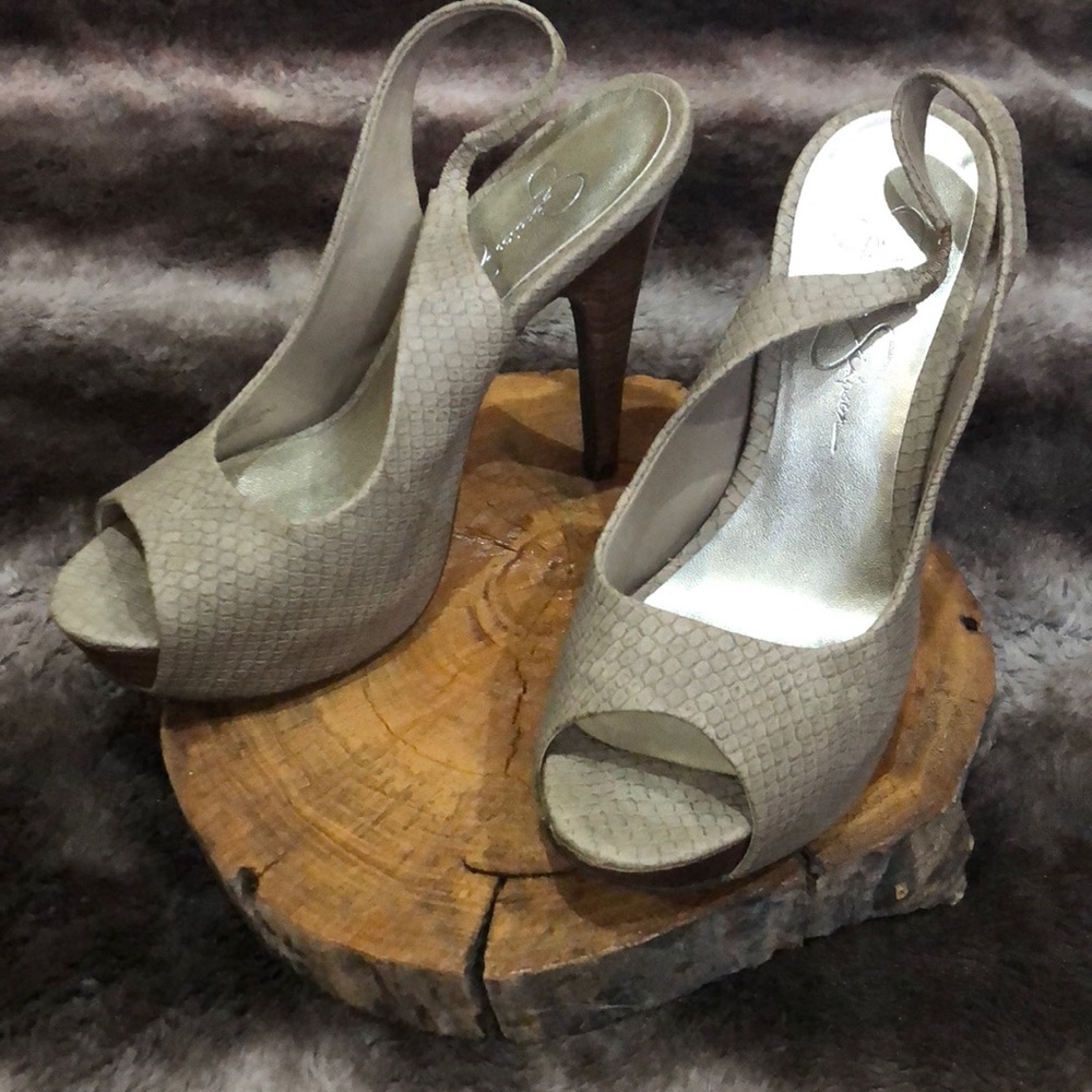 3” heels with flexible back strap